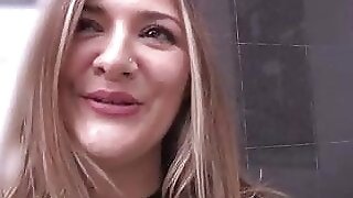 Blonde experienced MILF shows Filipe about fucking
