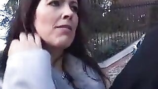 Montse wants cock to fuck and looks for them in the street